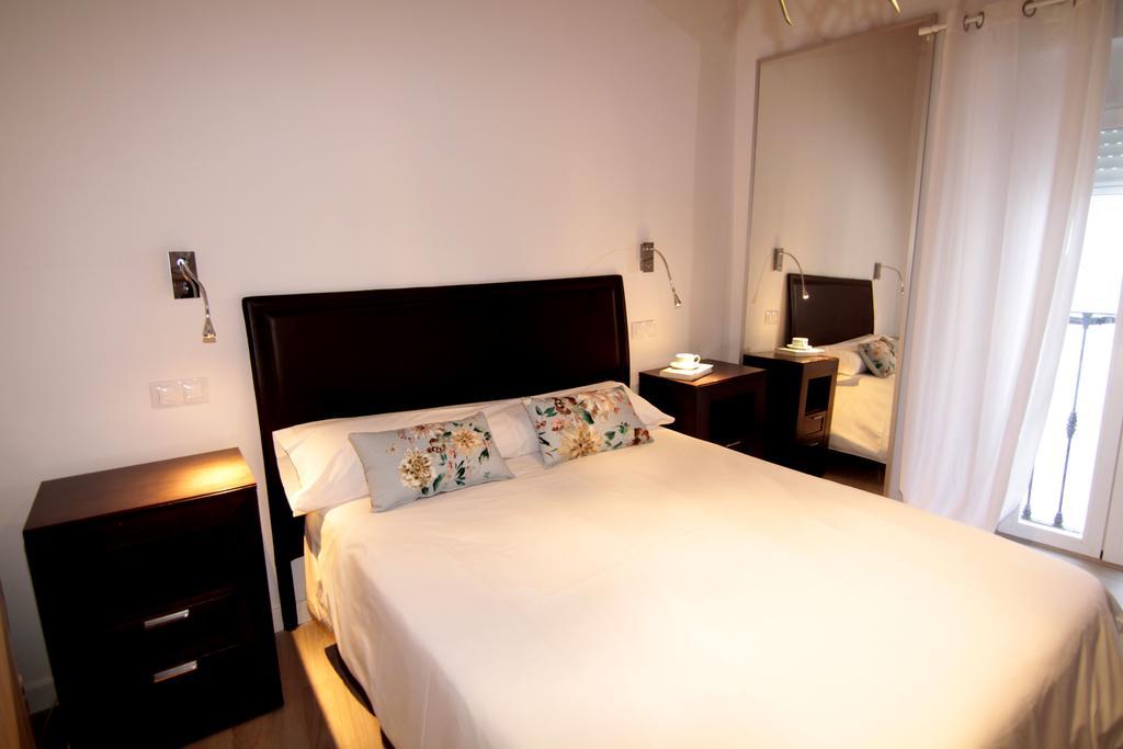 Pintores Rooms Apartamentos Turisticos Касерес Экстерьер фото
